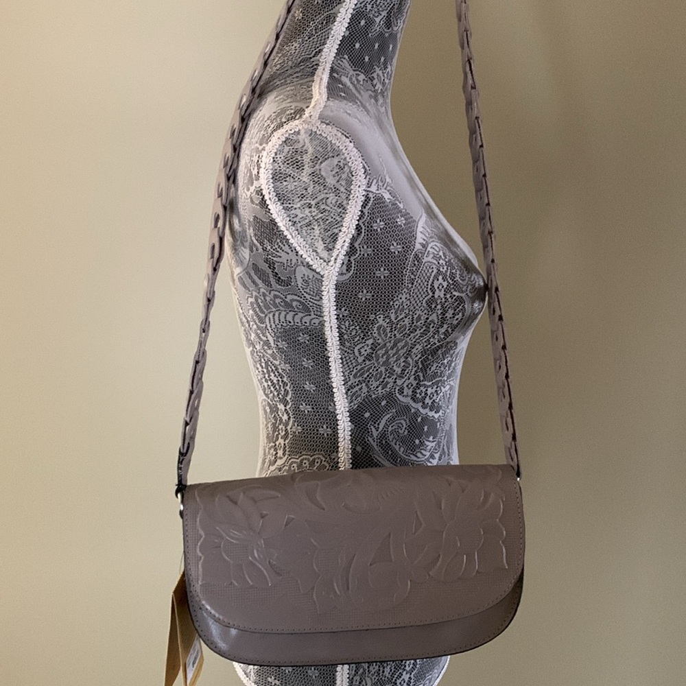 NWT PATRICIA NASH FLORAL EMBOSSED CROSSBODY - Picture 2 of 6